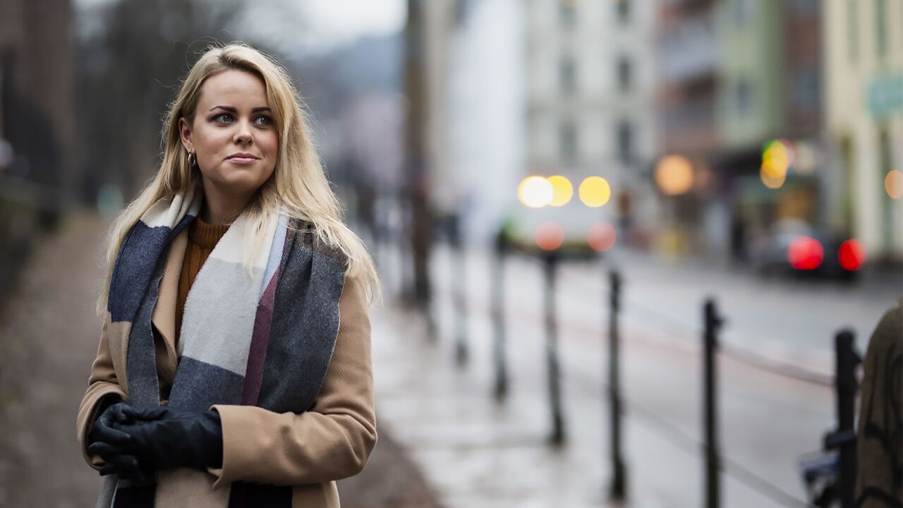 min story v2 Public speaker Cecilie Fjellhøy was thrown into the public eye when she came forward with her fraud story. Only in 2019 through VG's original Tinderswindleren case, which became VG's most read.